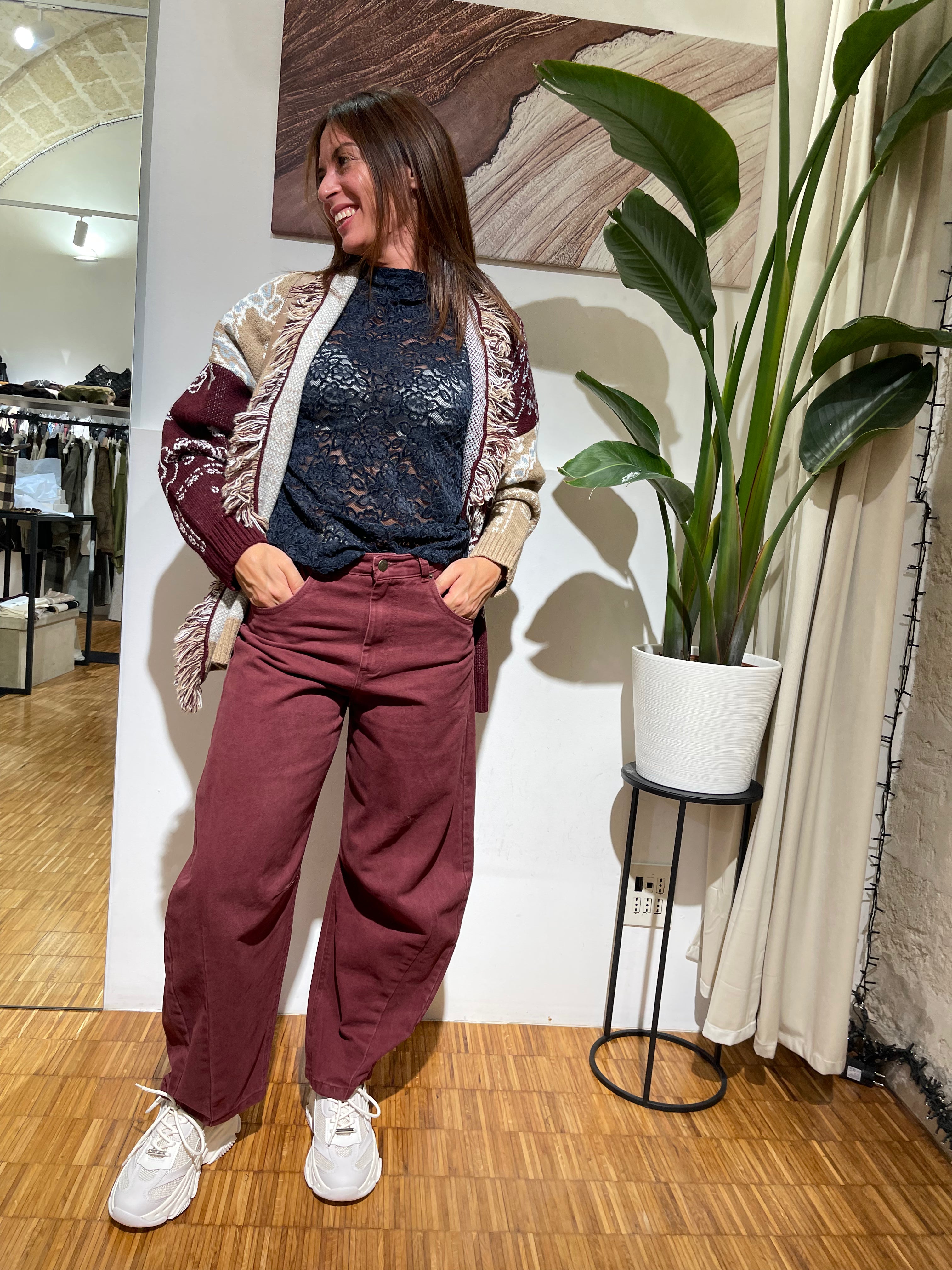 JEANS BORDEAUX BARREL TENSIONE IN