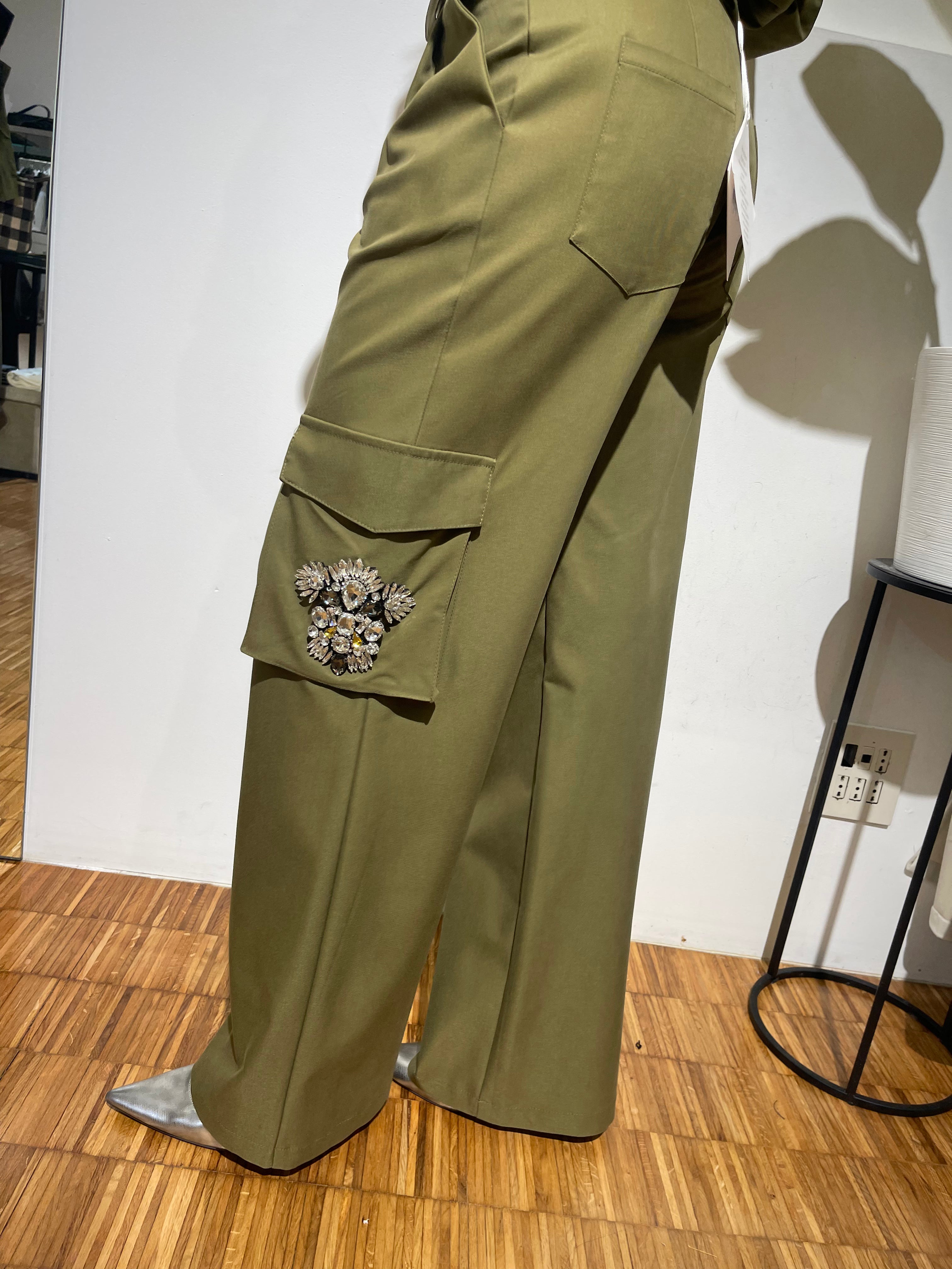 PANTALONE PALAZZO CON APPLICAZIONI