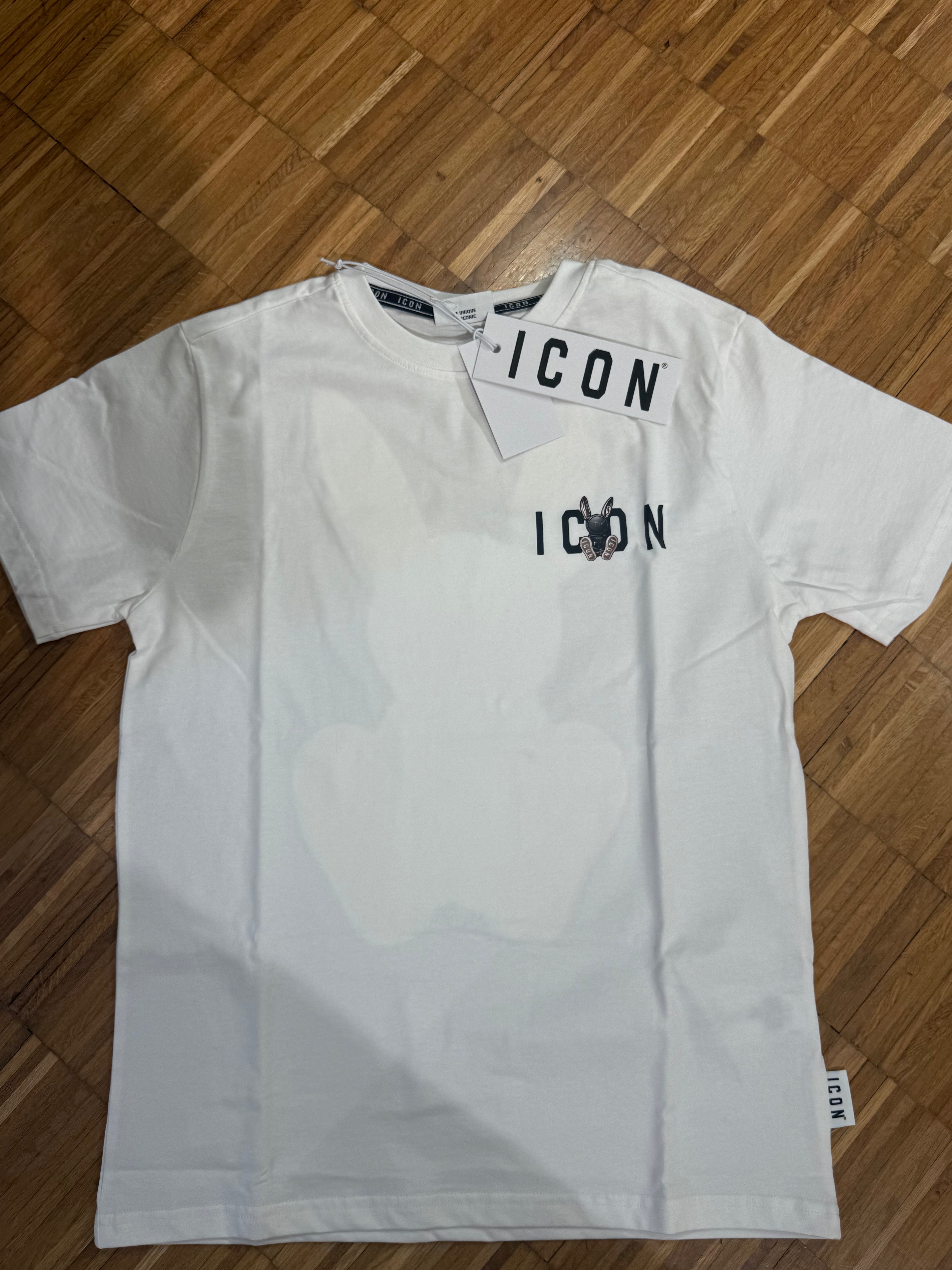ICON T-SHIRT PUPPET PRINT