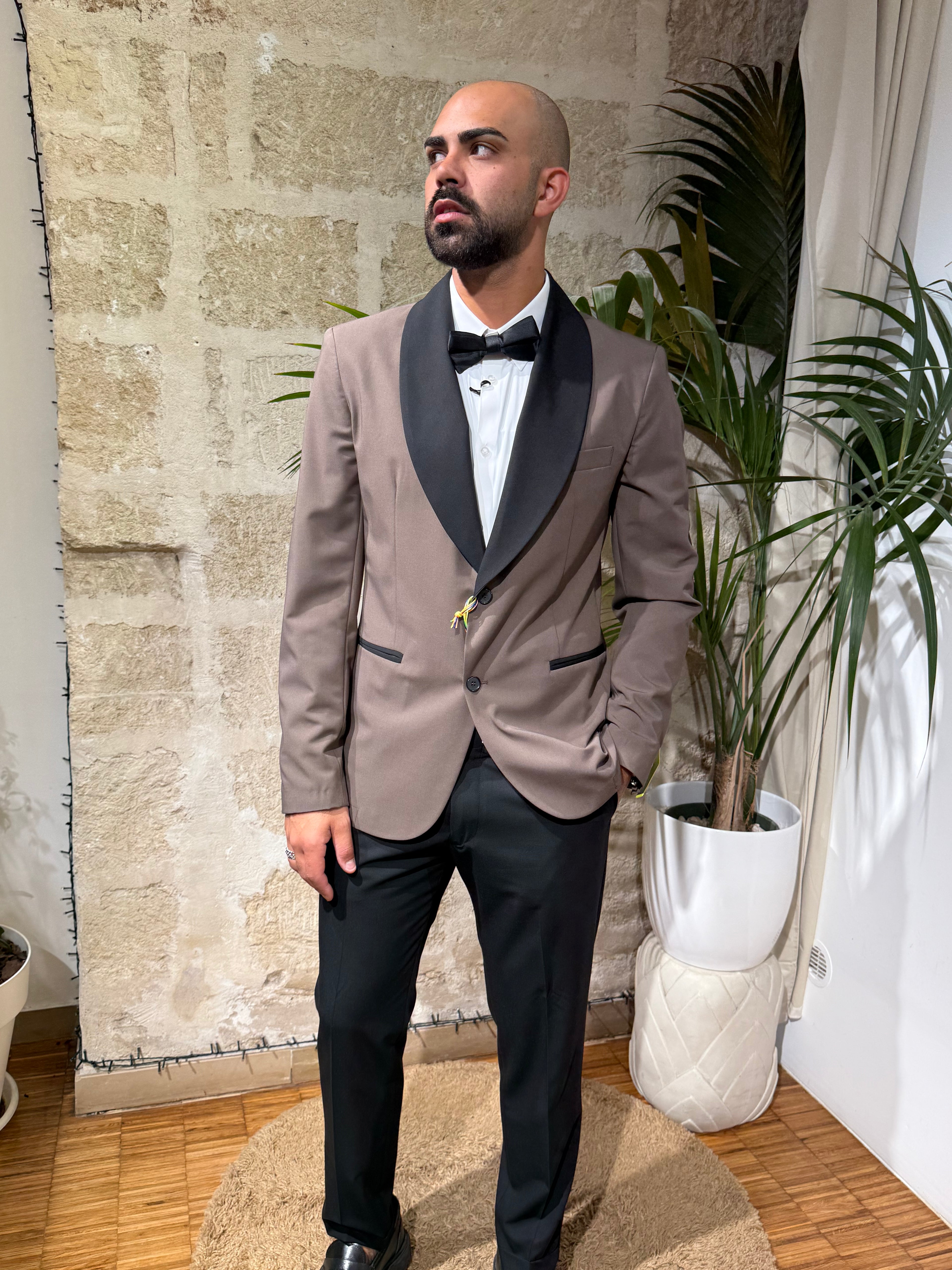 Smoking uomo classico con rever sciallato